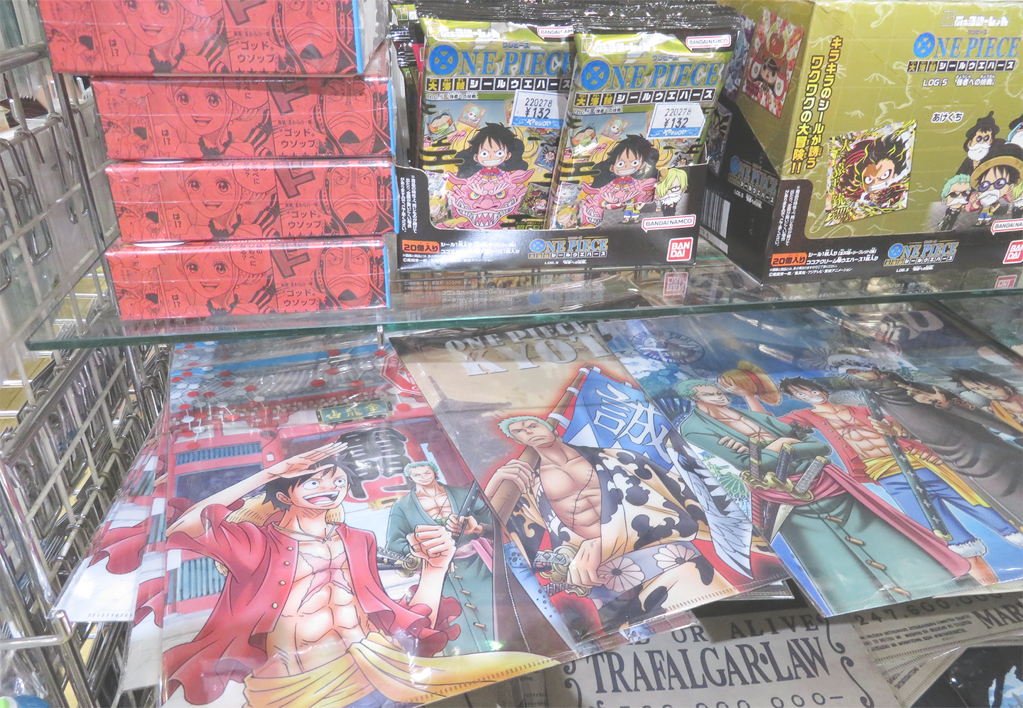 Images of ONE PIECE merchandise sold at YAMASHIROYA2